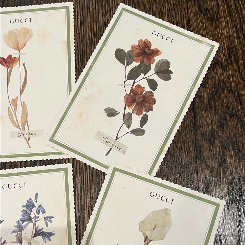 Gucci Floral Notecard Set with Pink and Green Accents - Picture 7 of 8